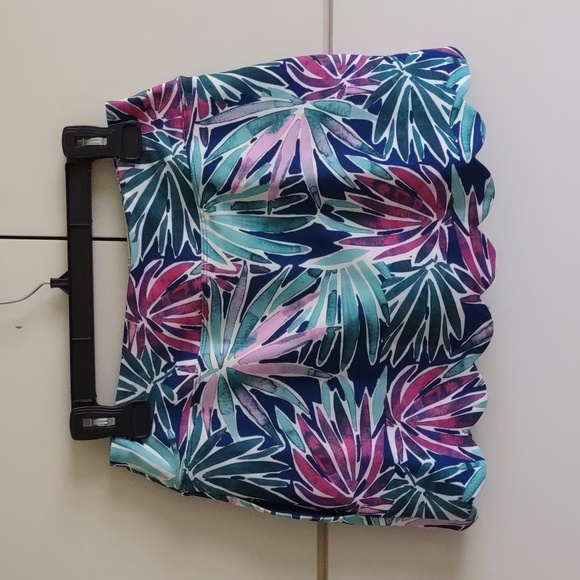 Sigrid Olsen skort in small.  Built in shorts 96% poly - 4% Elastane 50 UPF sun - Picture 2 of 4